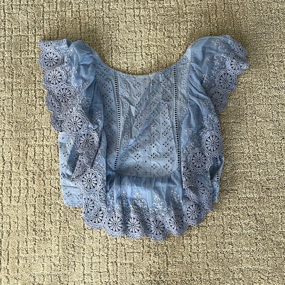 Crop open back shirt